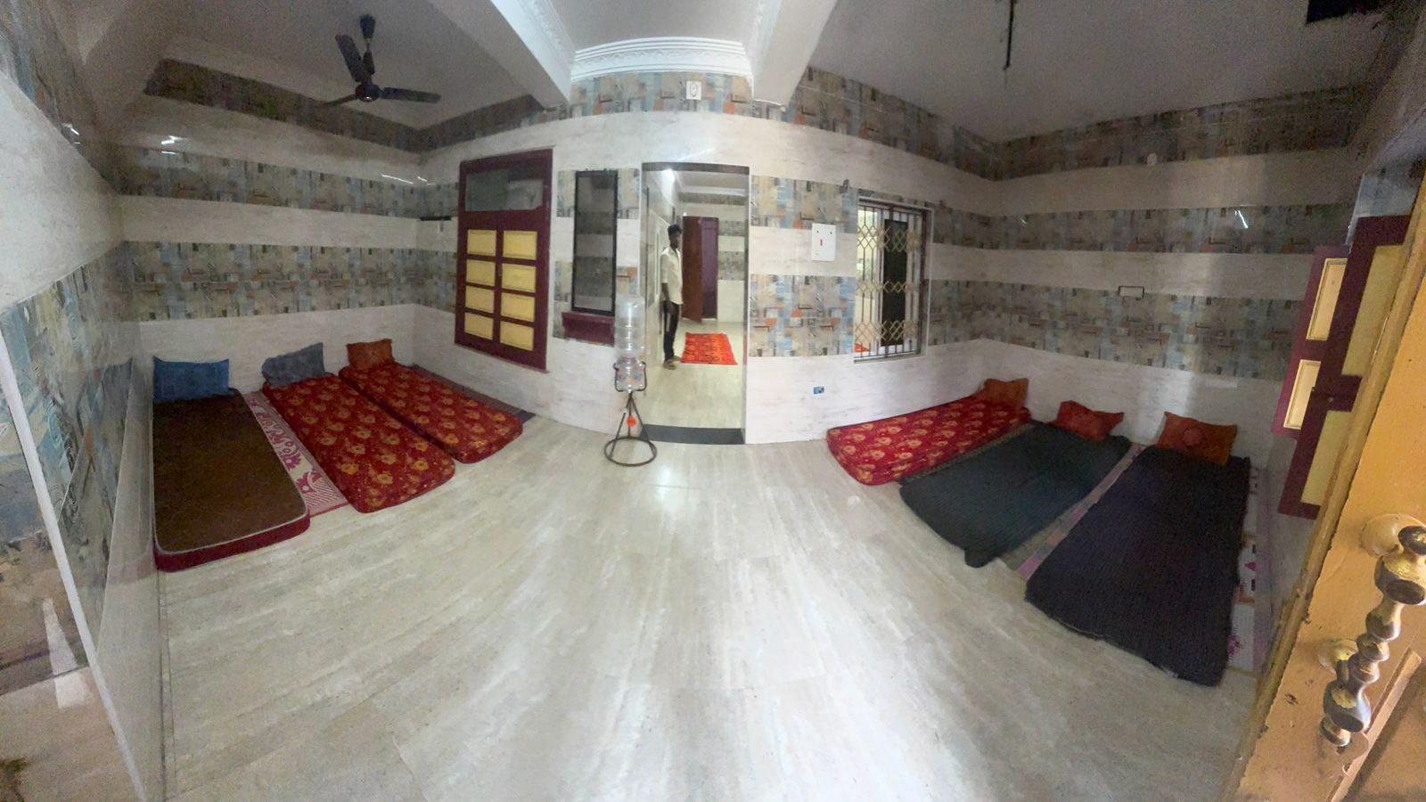 Hall 2